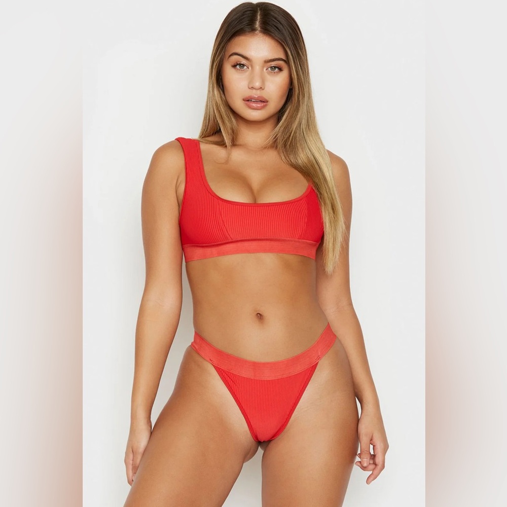 NWT Frankie's Bikinis Drew Bikini Top in Red - Picture 2 of 9